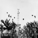 Берлин май 1945 г. Танкисты провозглашают победу. Фото М. Редькина, А.Архипова
