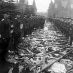 Немецкие знамена, брошенные советскими воинами на Красную площадь во время Парада Победы
