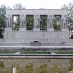 Мемориальный ансамбль на Пискаревском кладбище