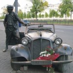 Памятник Ю.Никулину около Московского цирка на Цветном бульваре